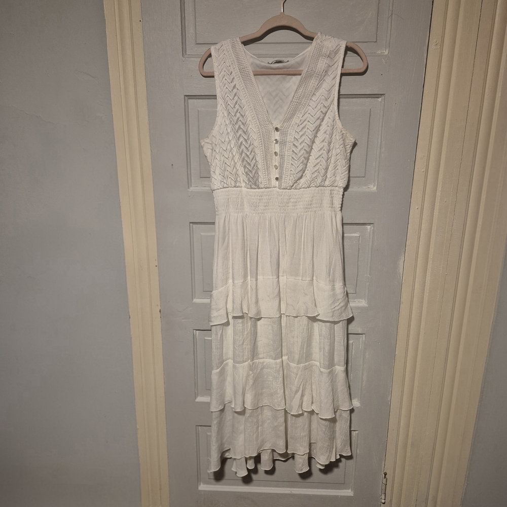 Sleeveless White V-Neck Tiered Maxi Dress